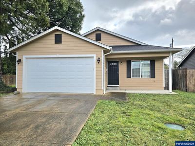 1090 SW 3rd Ave, Mill City, OR, 97360