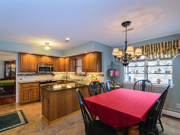 Kitchen and breakfast room