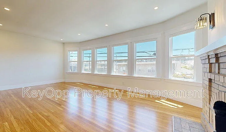 1608 Balboa St — Photo 3
