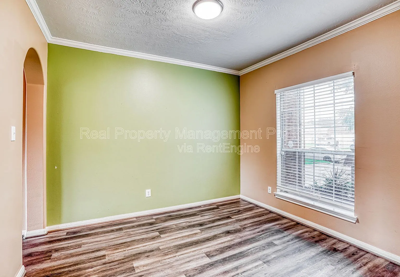 3 bed, 2.5 bath, 2183 sqft, $2,195 — Photo 3