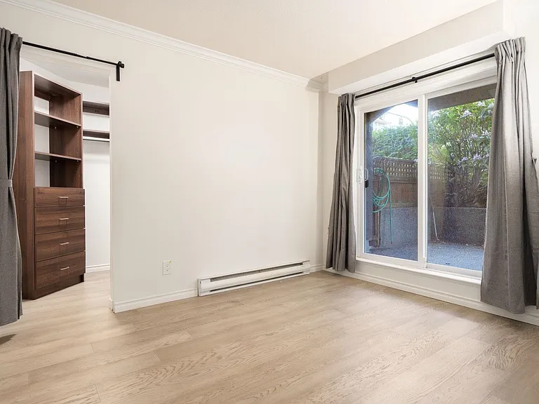 1550 Marine Dr #103 — Photo 11