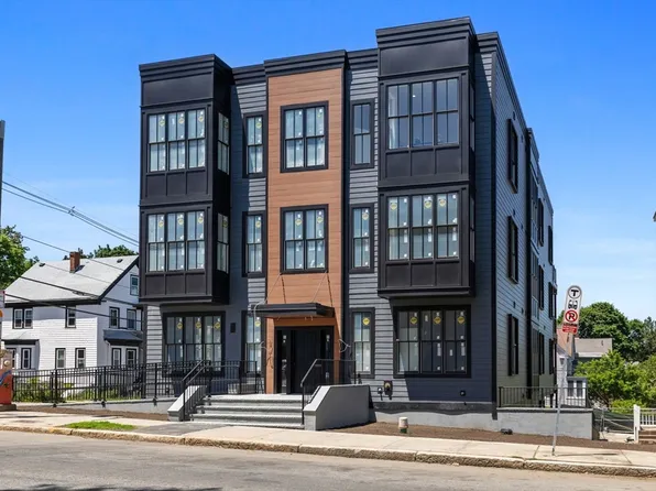 (undisclosed Address), Roslindale, MA 02131