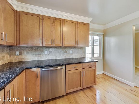 3rd image of 1549 San Carlos Ave #4