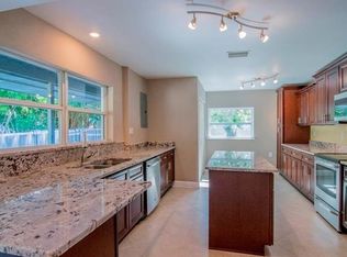 10571 Lake Vista Dr, Seminole, FL 33772