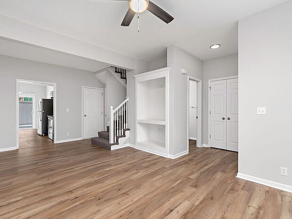 2nd image of 110 SW Rock Creek Ln