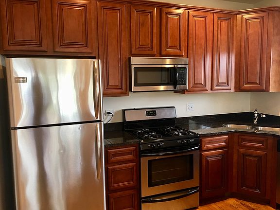 5th image of 3829-31 N Kedzie Ave #3829-3S