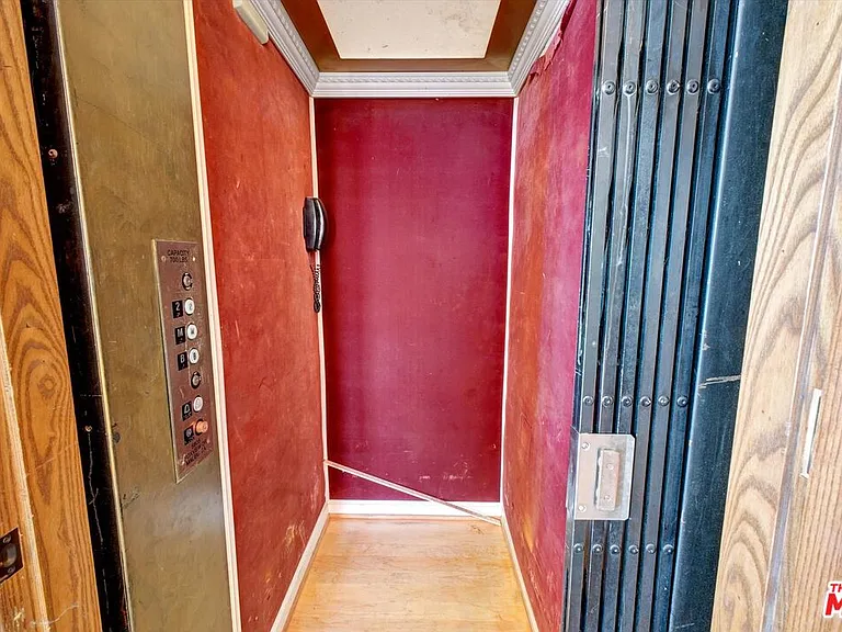 5805 Foxview Dr — Photo 18
