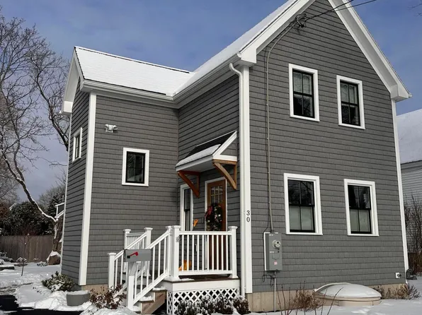 30 Crescent Street, Rockland, ME 04841