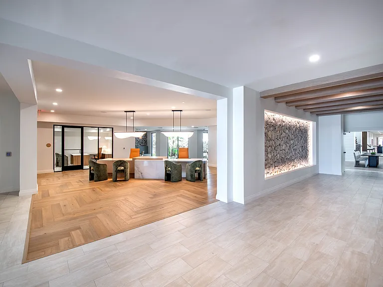Leasing Office