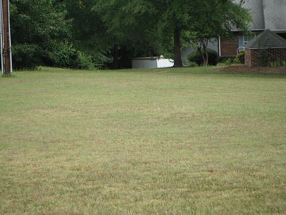 3rd image of 150 Carrie Dr