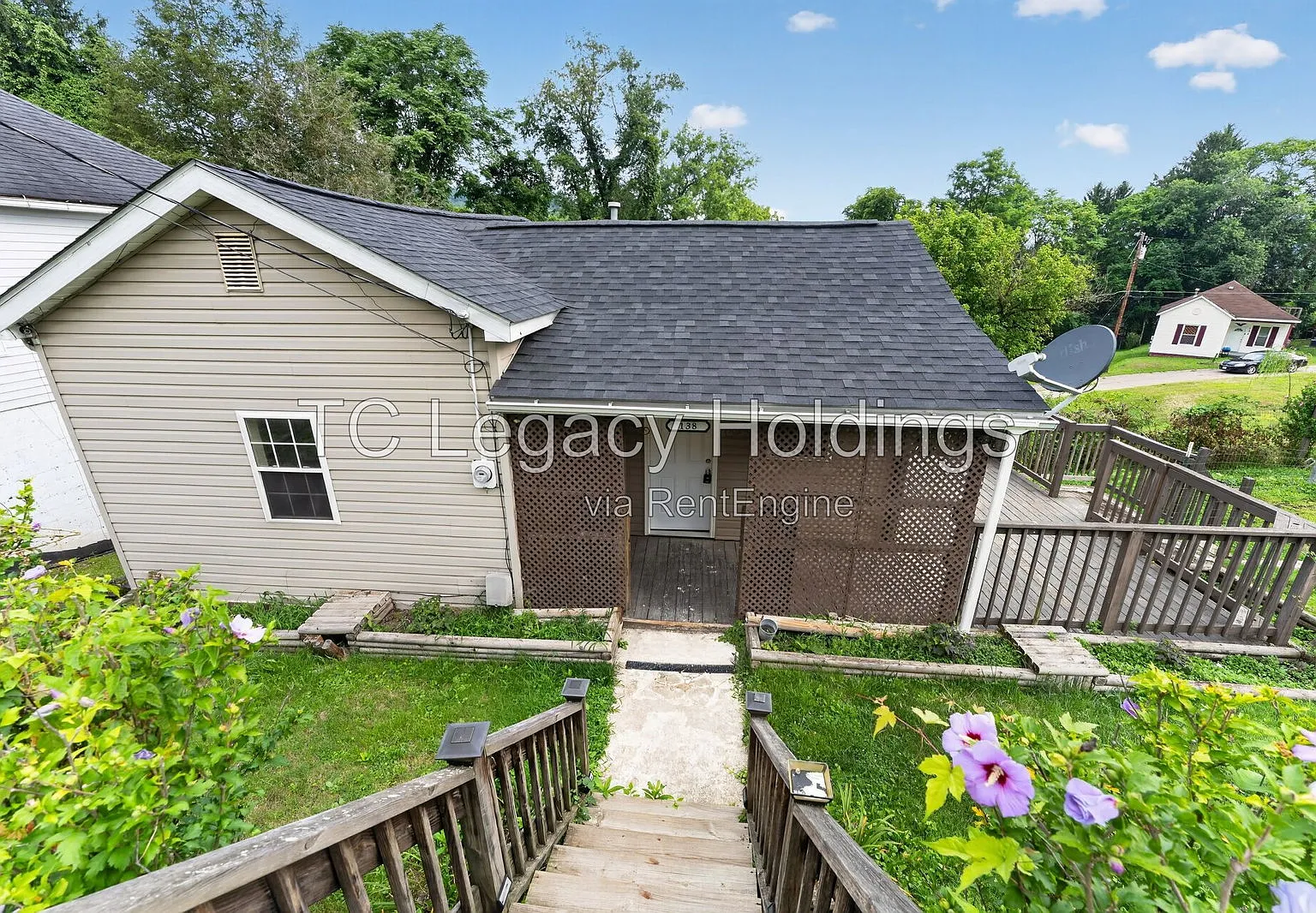 2 bed, 1.0 bath, 748 sqft, $1,150 — Photo 1