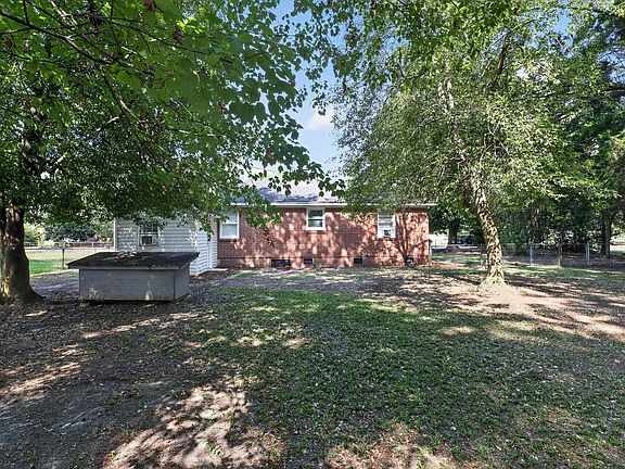 4th image of 1019 Bordeaux Ave