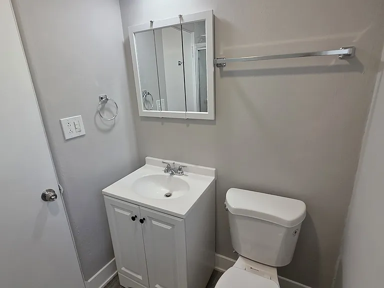 6901 N Ridge Blvd #1F — Photo 11