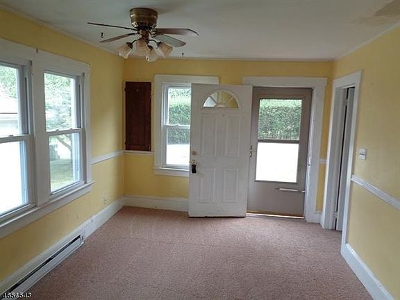 3rd image of 18 Woodsedge Ave