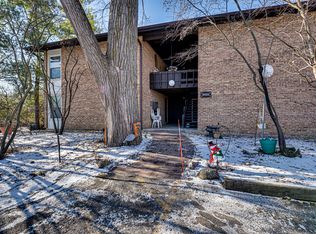 5522 E Lake Dr APT B, Lisle, IL 60532