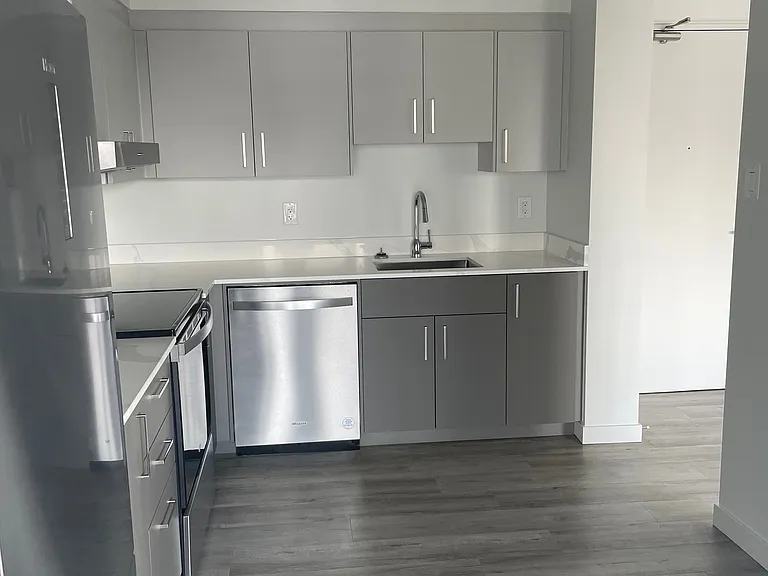 261 Cooper St — Photo 7