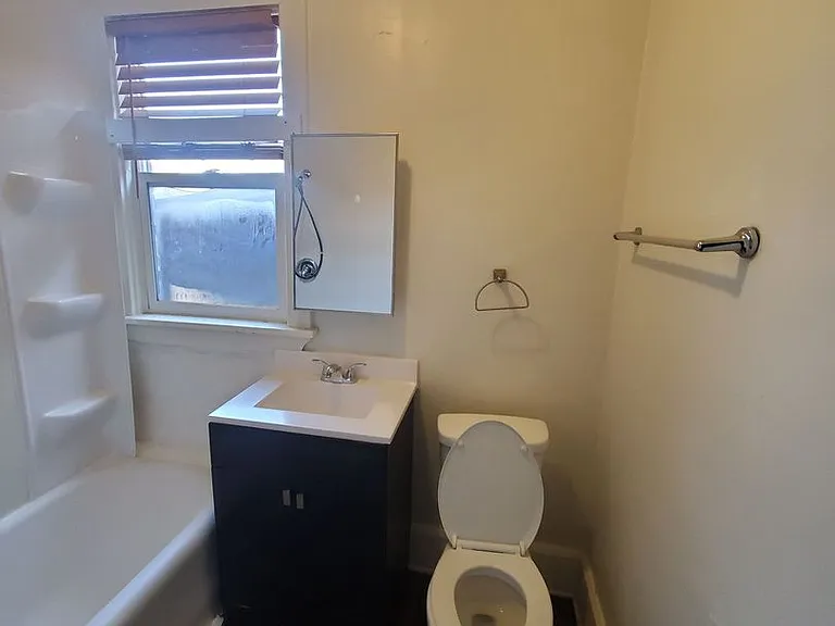512-514 16th St. - 5 Unit (Ace Property) — Photo 8