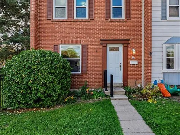 900 Central Park Dr #69, Brampton, ON L6S 3J6