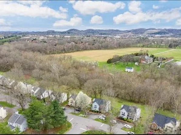 1251 Carriage Park Dr, Franklin, TN 37064