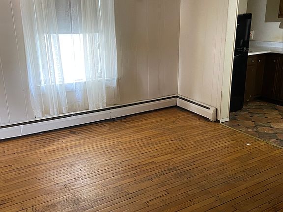 3rd image of 104 N Allen St APT 1