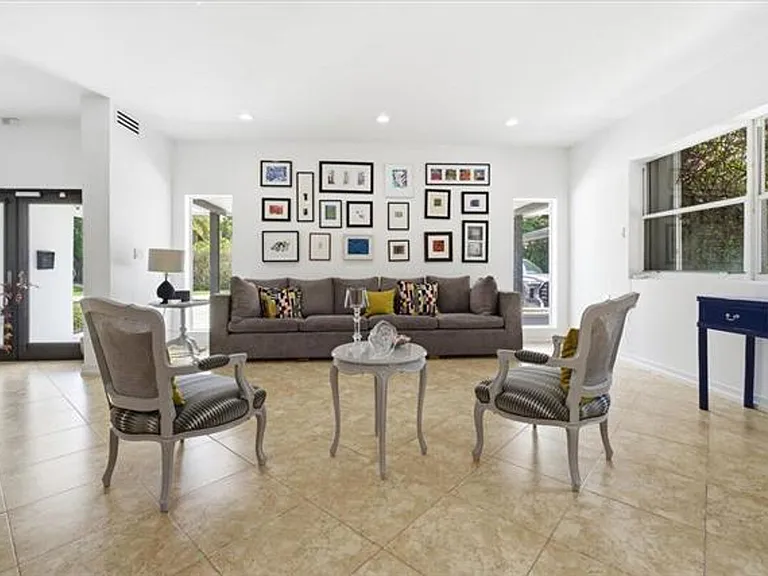 20100 NE 20th Ct — Photo 11