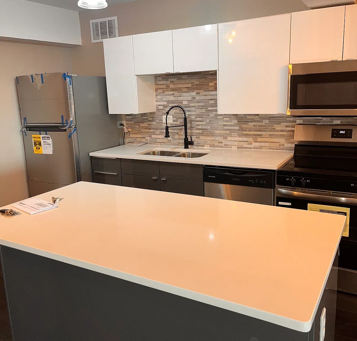 7337 S South Shore Dr — Photo 1