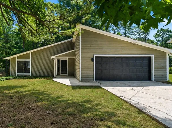 6350 Beethoven Cir, Riverdale, GA 30296