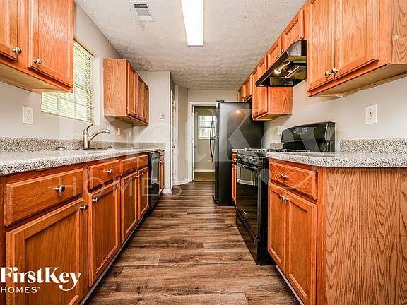 4th image of 1740 New Orleans Way