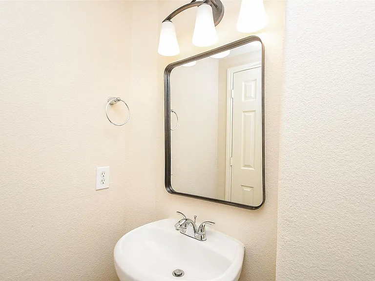 13111 Rippling Creek Ln — Photo 46