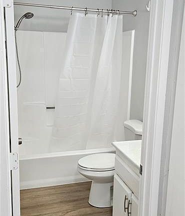 3rd image of 13920 Chadron Ave APT 17