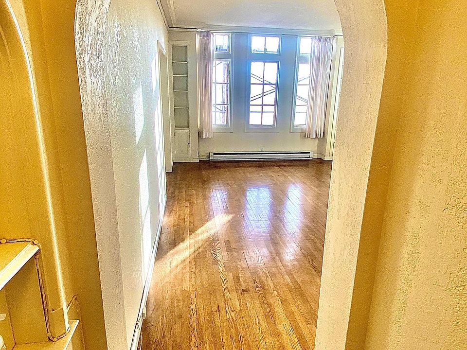 1st image of 150 17th St APT 403
