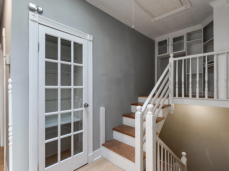 6 S Mulberry St — Photo 17