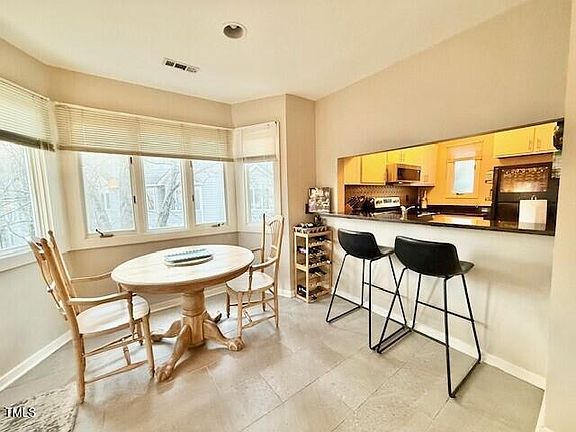5th image of 704 Martin Luther King Jr Blvd APT D18
