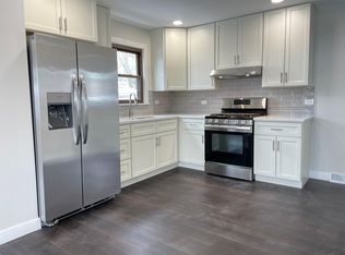 360 W Oriole Trl, Cary, IL 60013