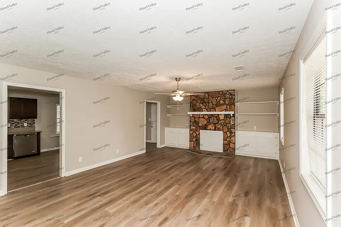 621 Blue Flag Ln — Photo 3