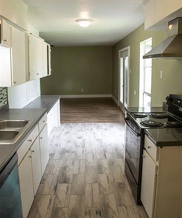 4th image of 1108 Catherine Ln
