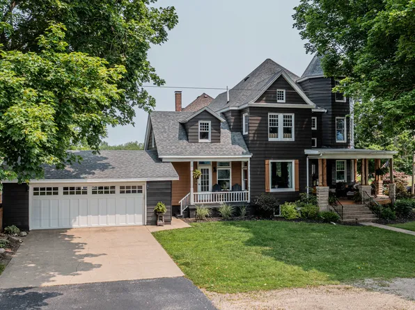 140 S State St, Tiskilwa, IL 61368