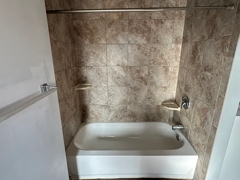 1446 Reuben St #2 — Photo 8