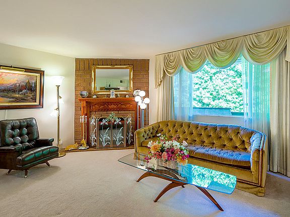 5th image of 432 S Oak Knoll Ave APT 5