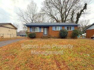 205 Edgegreen Dr, Charlotte, NC 28217