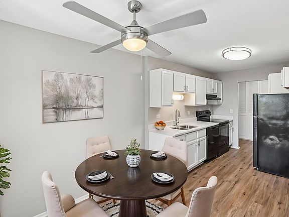 5th image of 2000 W Illinois Ave APT 332