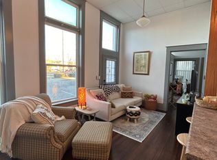 206 S Washington St #D, Neosho, MO 64850