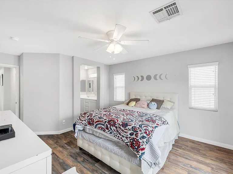 1542 Evening Spirit Ave — Photo 27