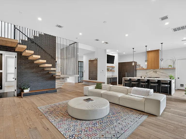 6143 Hurst St — Photo 20