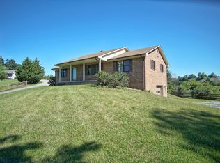 426 Jennelle Rd, Christiansburg, VA 24073