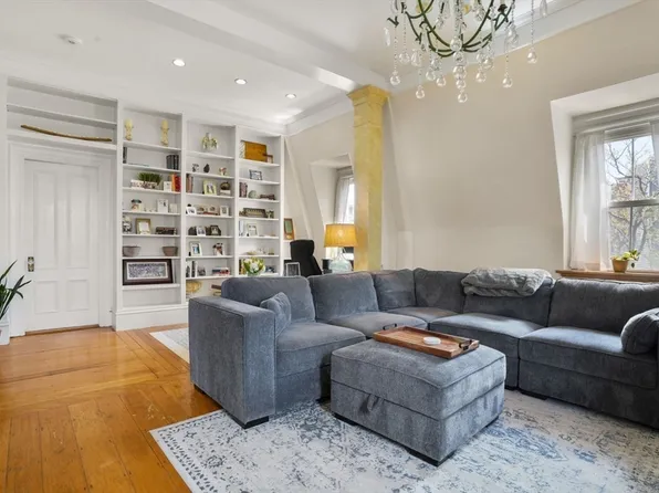 52 Sullivan St #3, Charlestown, MA 02129