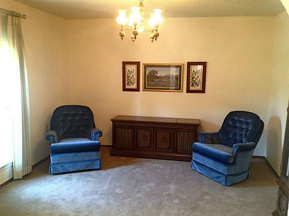 2nd image of 1021 W Westhill Dr