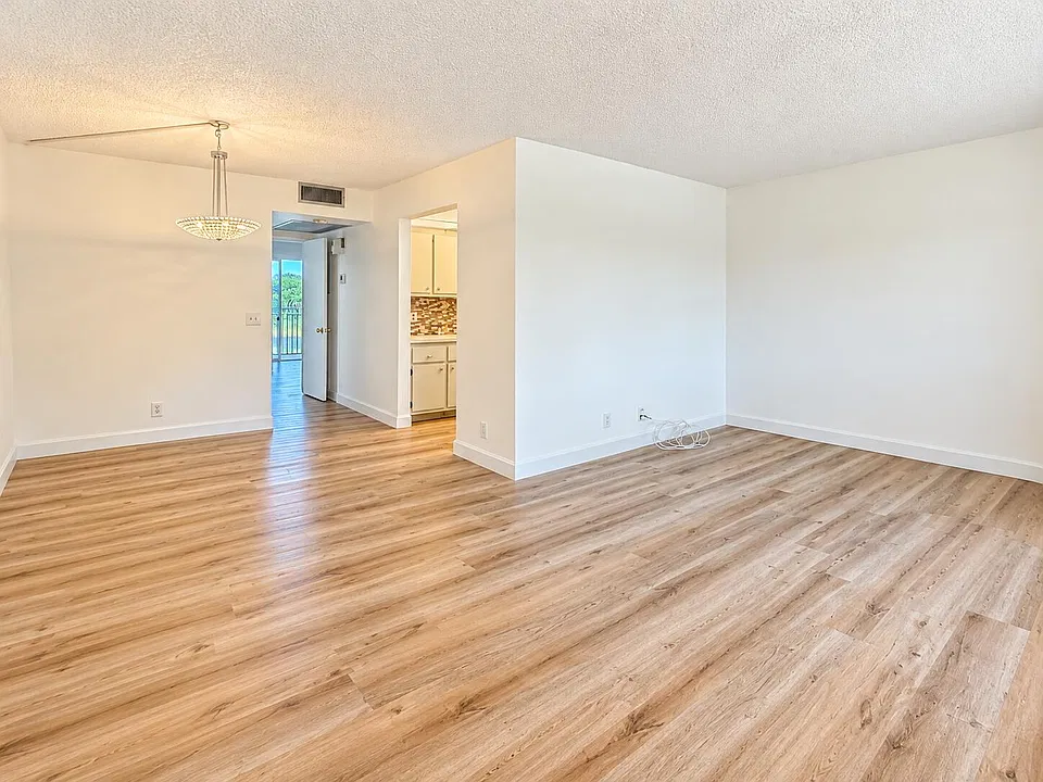 101 SW 132nd Way #305J