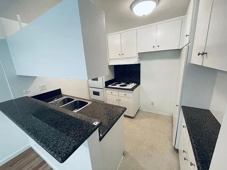 1054 S Bedford St #205 — Photo 6