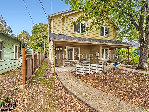 3rd image of 6543-6547 SE Woodstock Blvd #6543